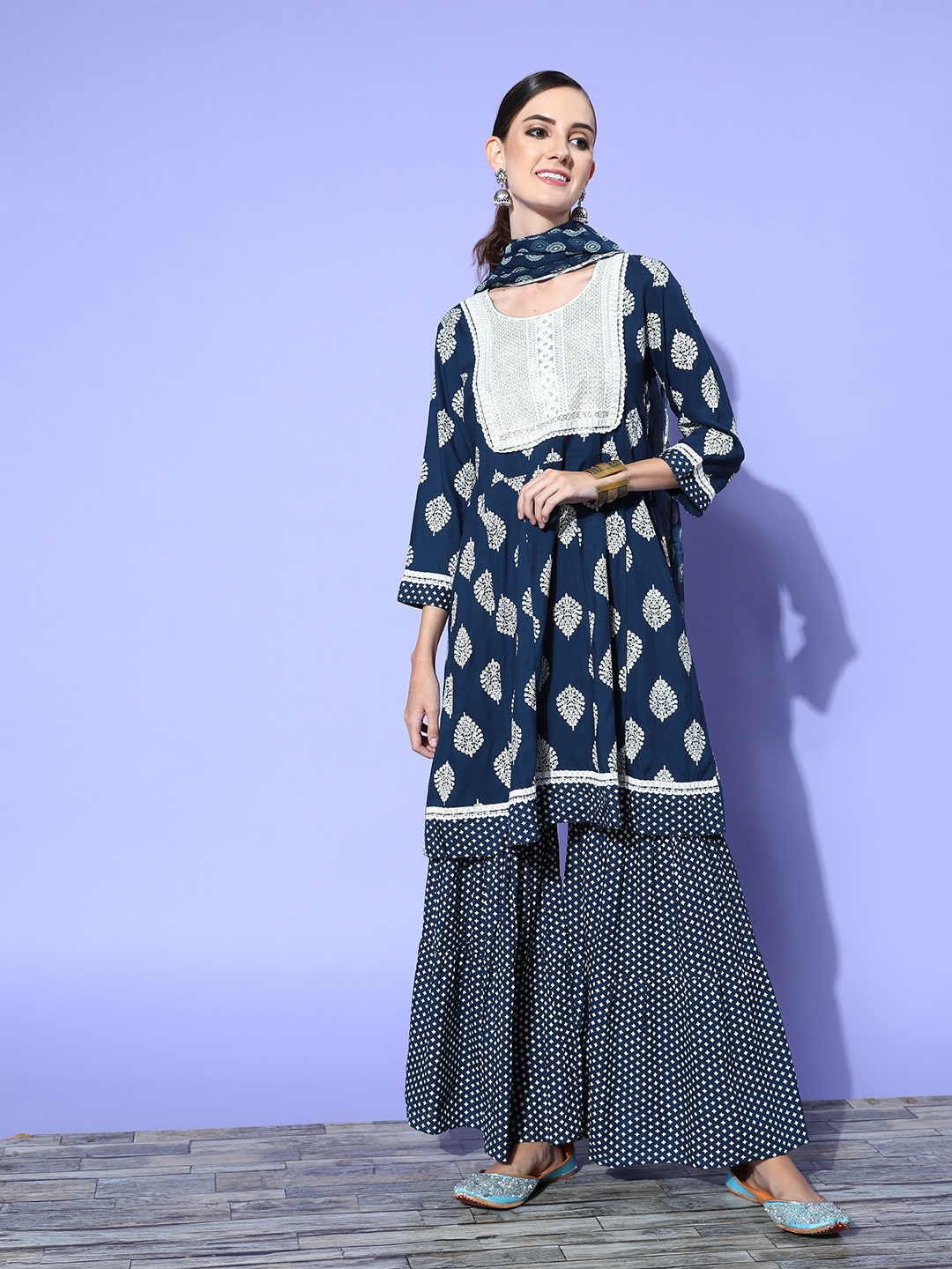 

InWeave Women Ethnic Motifs Viscose Rayon Print Parade Kurta Set, Blue