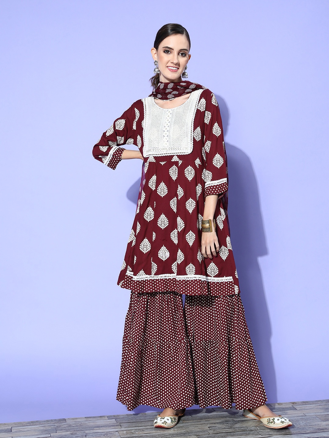 

InWeave Women Ethnic Motifs Viscose Rayon Print Parade Kurta Set, Brown