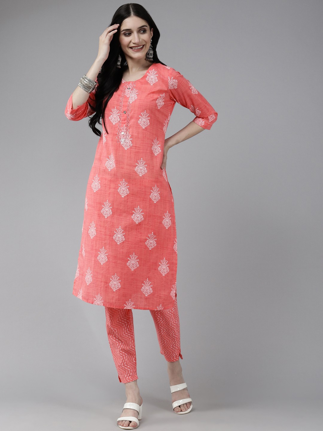 

Yufta Women Peach-Coloured Ethnic Motifs Printed Pure Cotton Kurta with Trousers