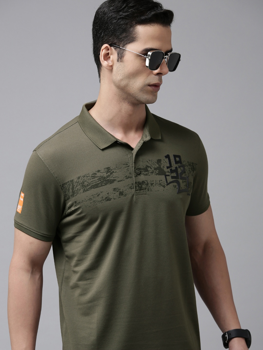 

SPYKAR Men Block Stripes Polo Collar Knitted Slim Fit T-shirt, Olive