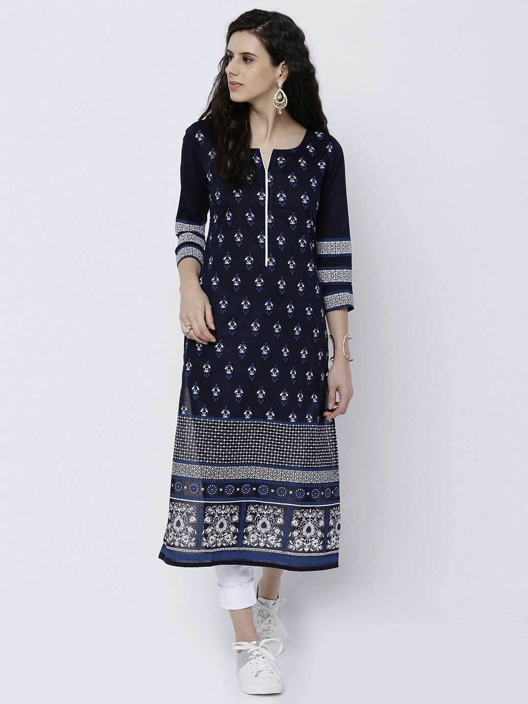 

Vishudh Women Navy & White Printed Straight Kurta, Navy blue