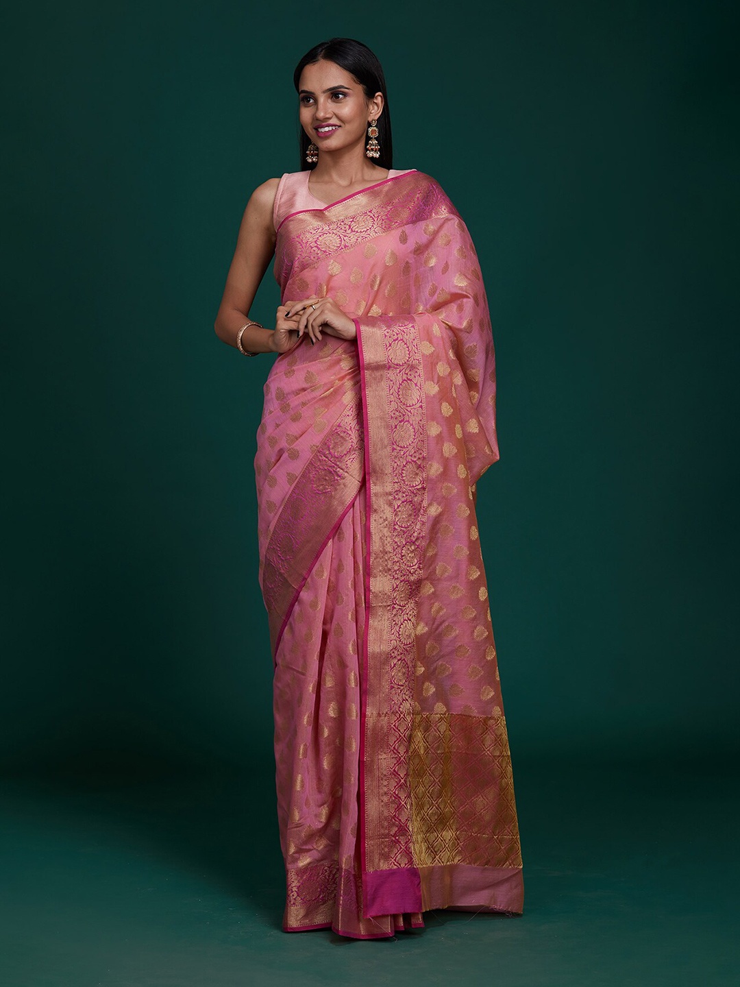 

Koskii Peach-Coloured & Gold-Toned Woven Design Zari Art Silk Banarasi Saree