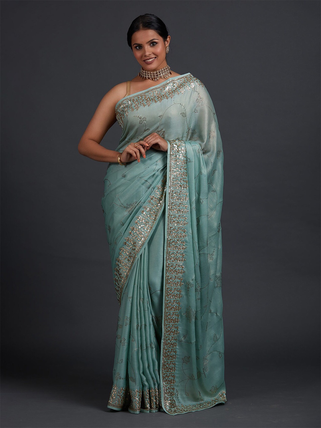 

Koskii Green & Gold-Toned Embellished Sequinned Saree