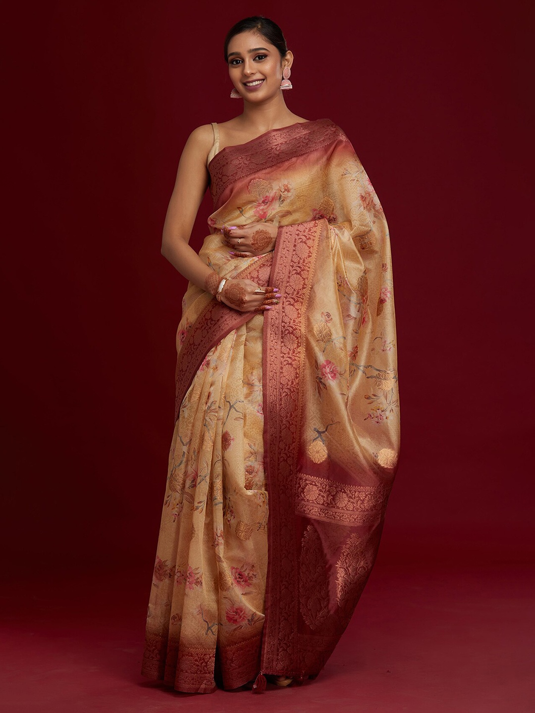 

Koskii Gold-Toned & Maroon Floral Zari Art Silk Saree