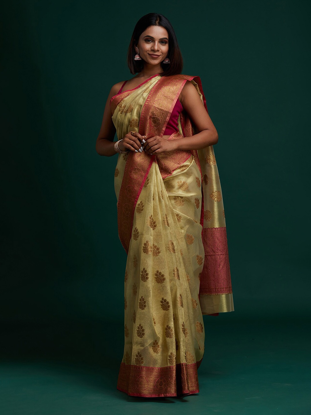 

Koskii Gold-Toned & Pink Woven Design Zari Tissue Banarasi Saree