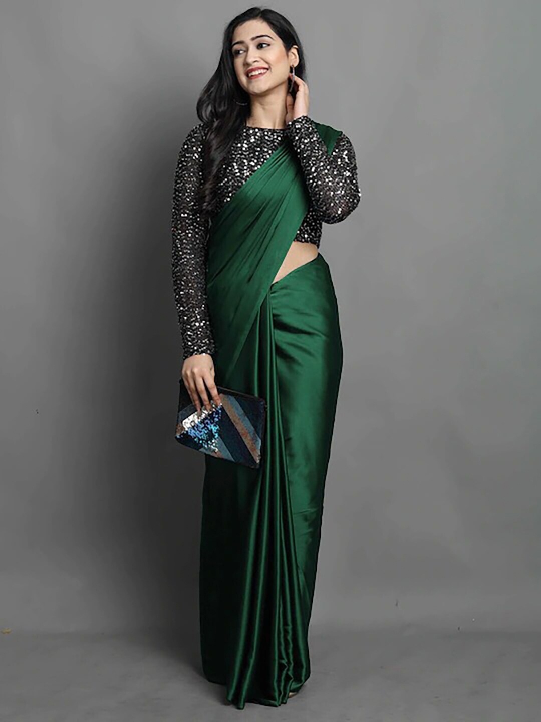 

Globon Impex Green Sequinned Satin Saree