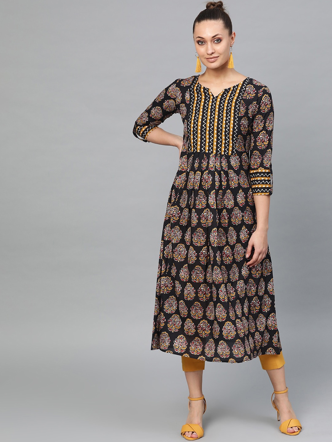 

Indo Era Women Black Paisley Printed Anarkali Kurta