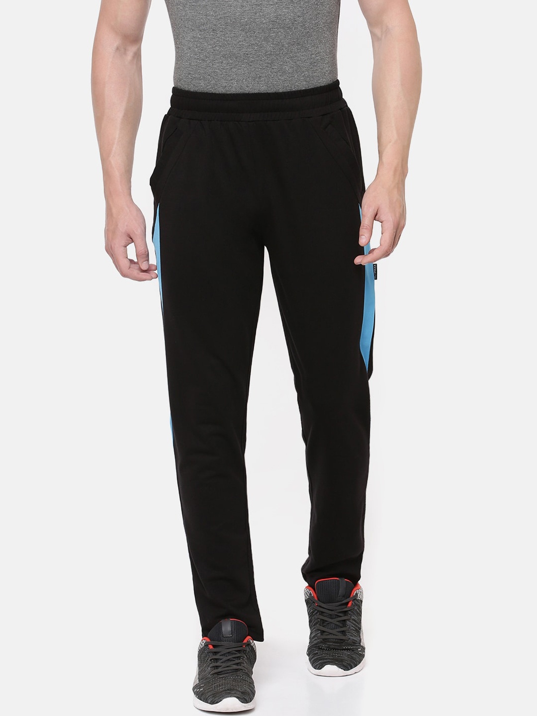 

ACTIMAXX Men Black Solid Cotton Track Pants