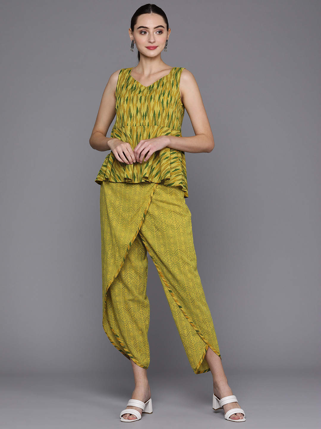 

Fabindia FabBasic Women Ethnic Motifs Printed Pure Cotton Top with Dhoti Pants, Green