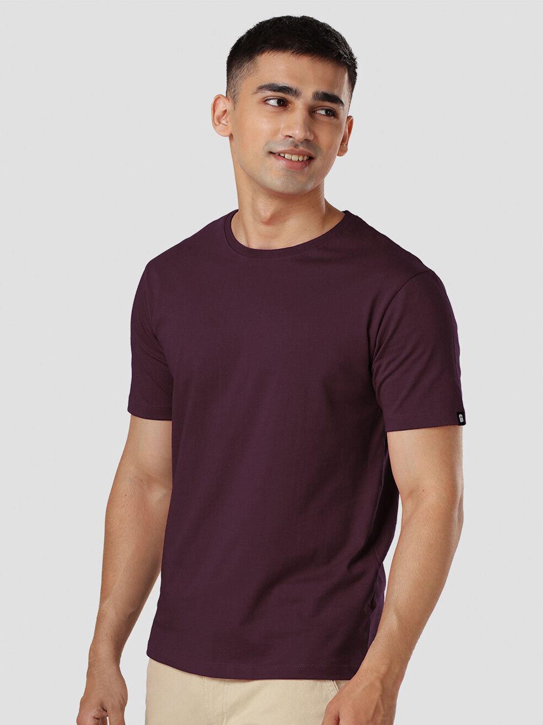 

The Souled Store Men Burgundy Solid Pure Cotton T-shirt