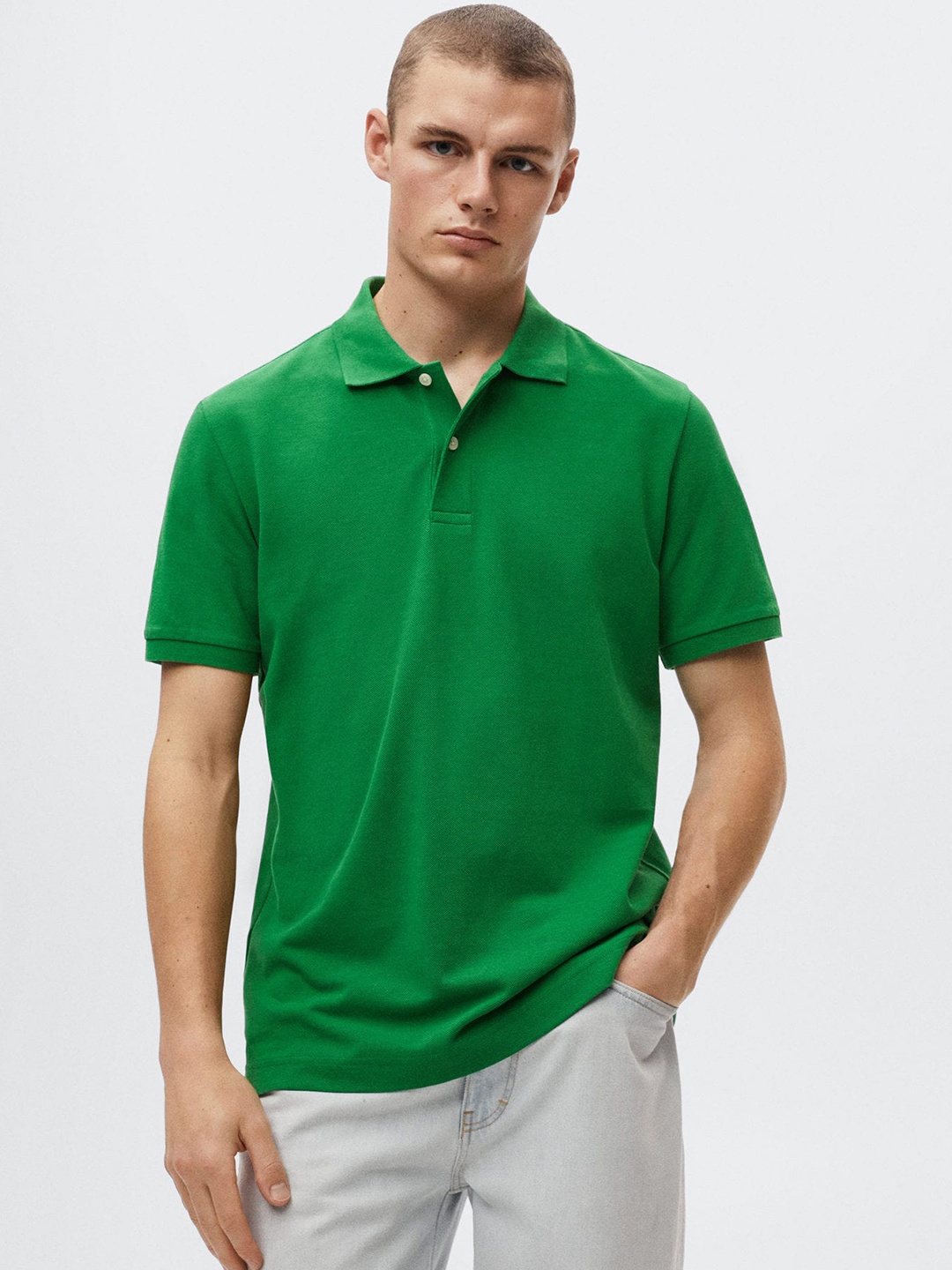 

MANGO MAN Green Pure Cotton Polo Collar Solid T-shirt