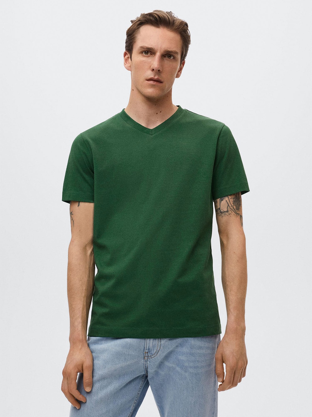 

MANGO MAN Green Pure Cotton Solid T-shirt
