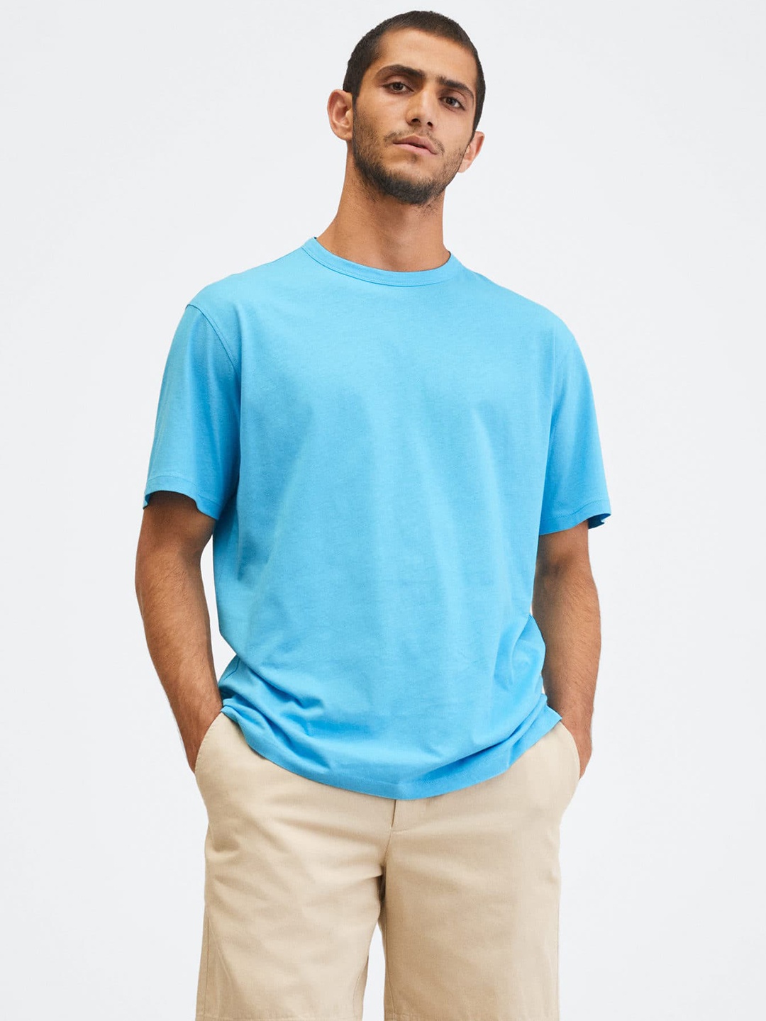 

MANGO MAN Blue Solid Pure Cotton T-shirt
