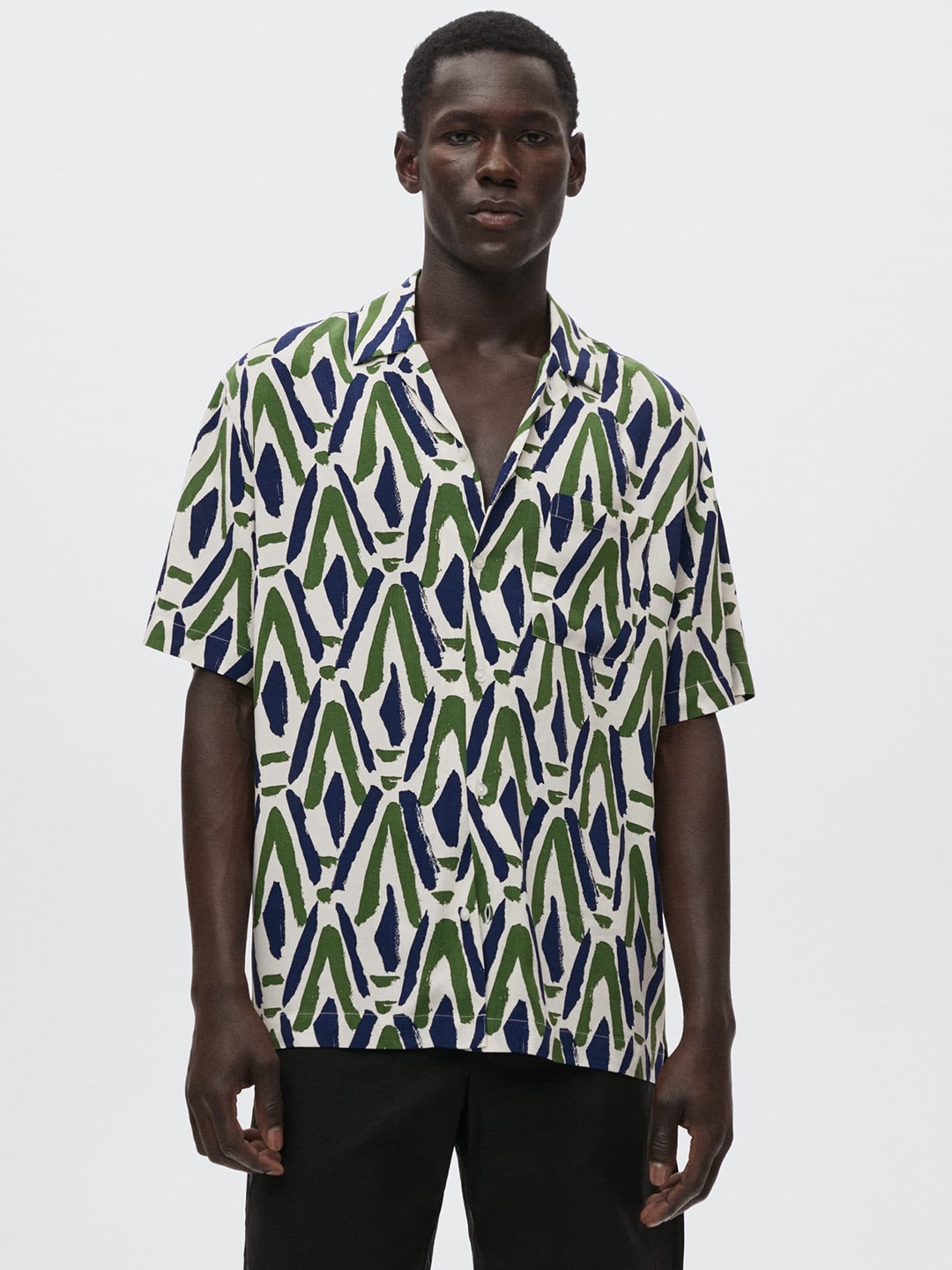 

MANGO MAN White & Green Printed Casual Shirt