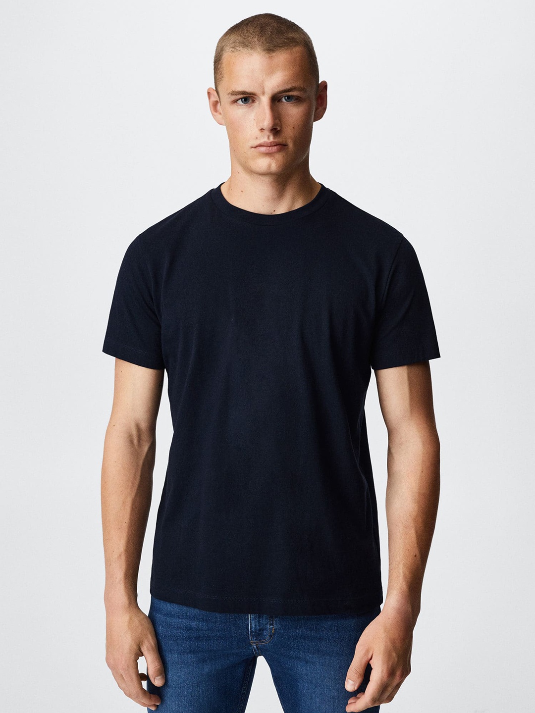 

MANGO MAN Navy Blue Solid Pure Cotton T-shirt