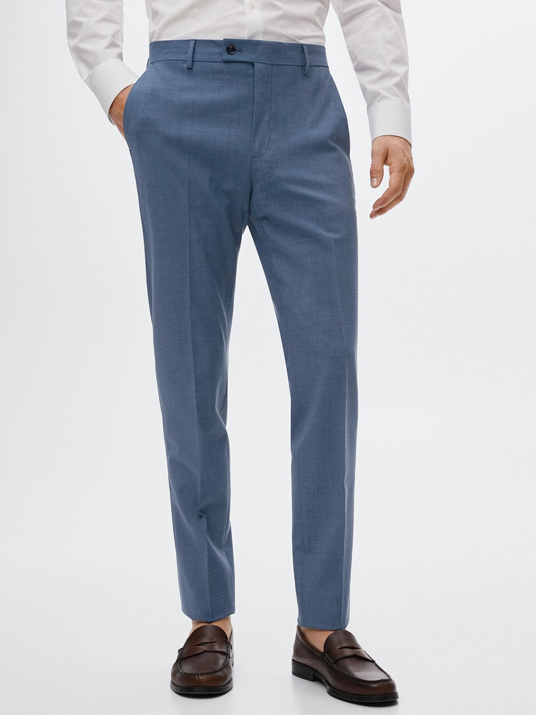 

MANGO MAN Men Blue Solid Slim Fit Trousers