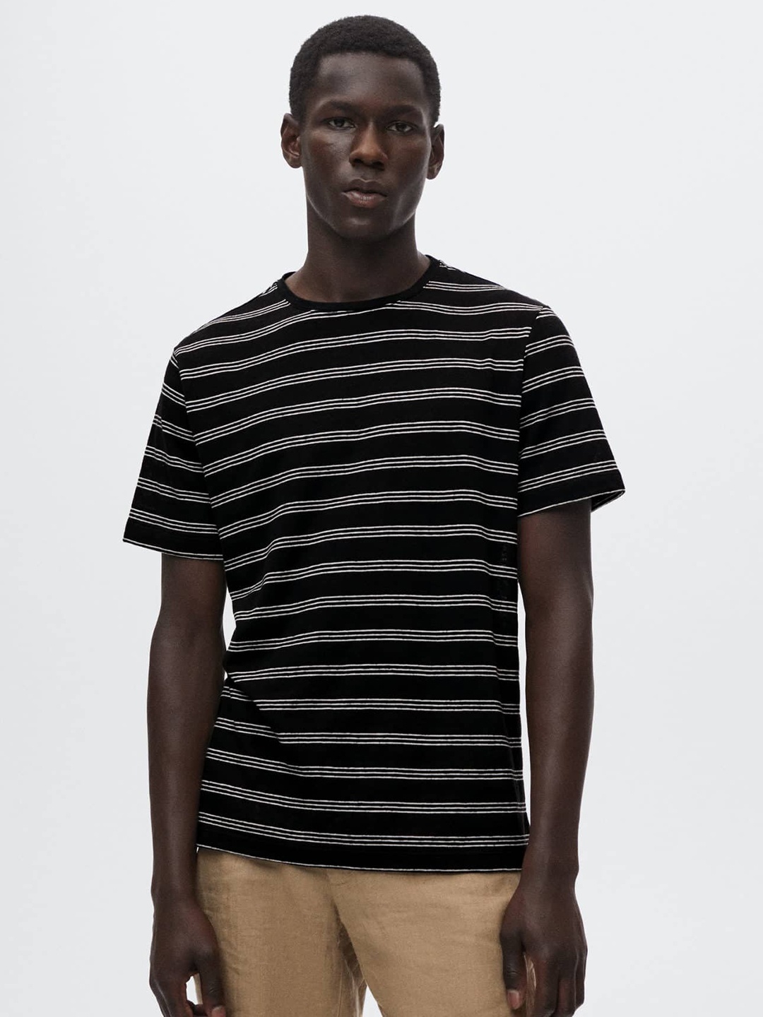 

MANGO MAN Black & White Striped T-shirt