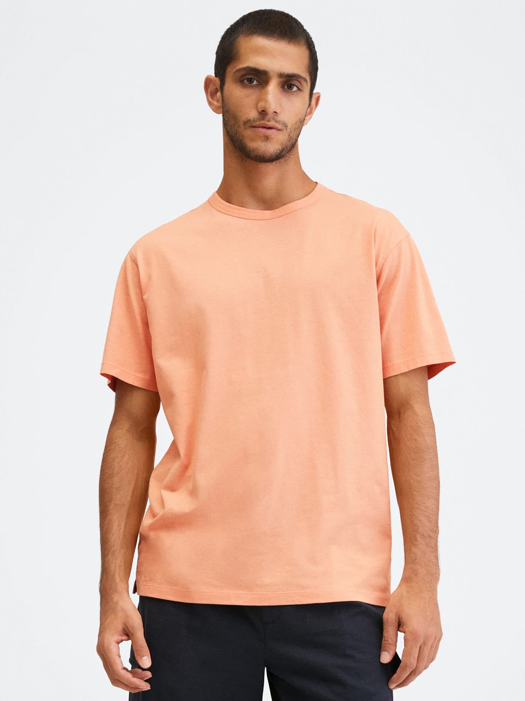 

MANGO MAN Men Peach-Coloured Drop-Shoulder Sleeves Pure Cotton T-shirt