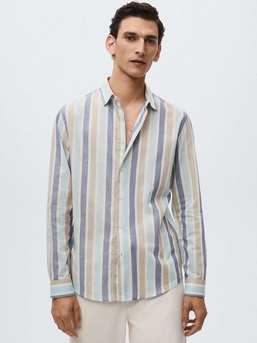 

MANGO MAN Beige & Blue Pure Cotton Slim Fit Striped Casual Shirt