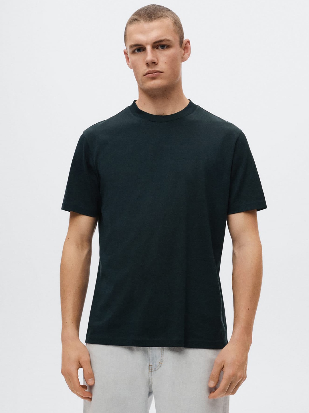 

MANGO MAN Navy Blue Pure Cotton Solid T-shirt