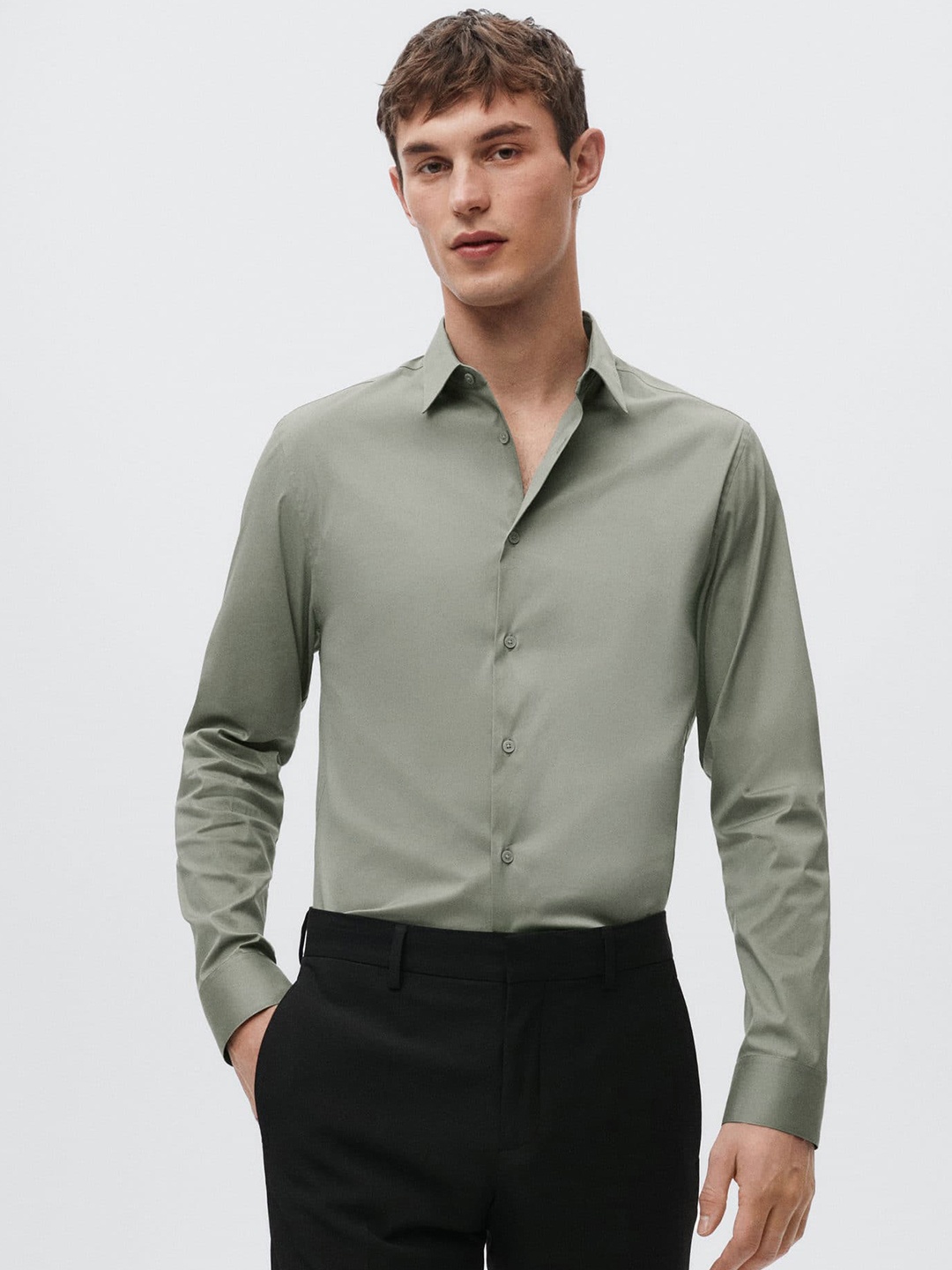 

MANGO MAN Men Green Solid Super Slim Fit Shirt
