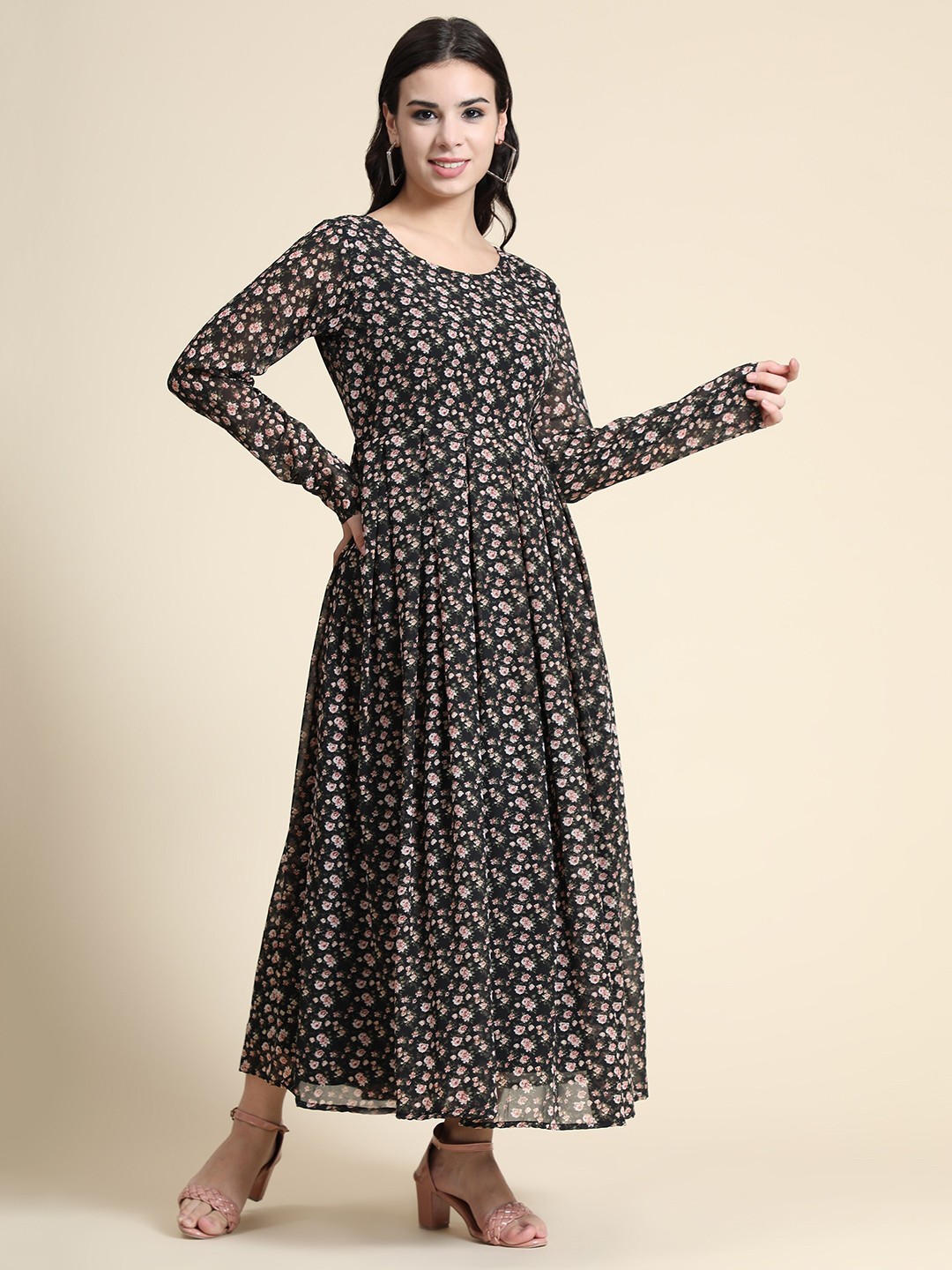 

KALINI Women Black & Green Floral Printed Floral Georgette Anarkali Kurta
