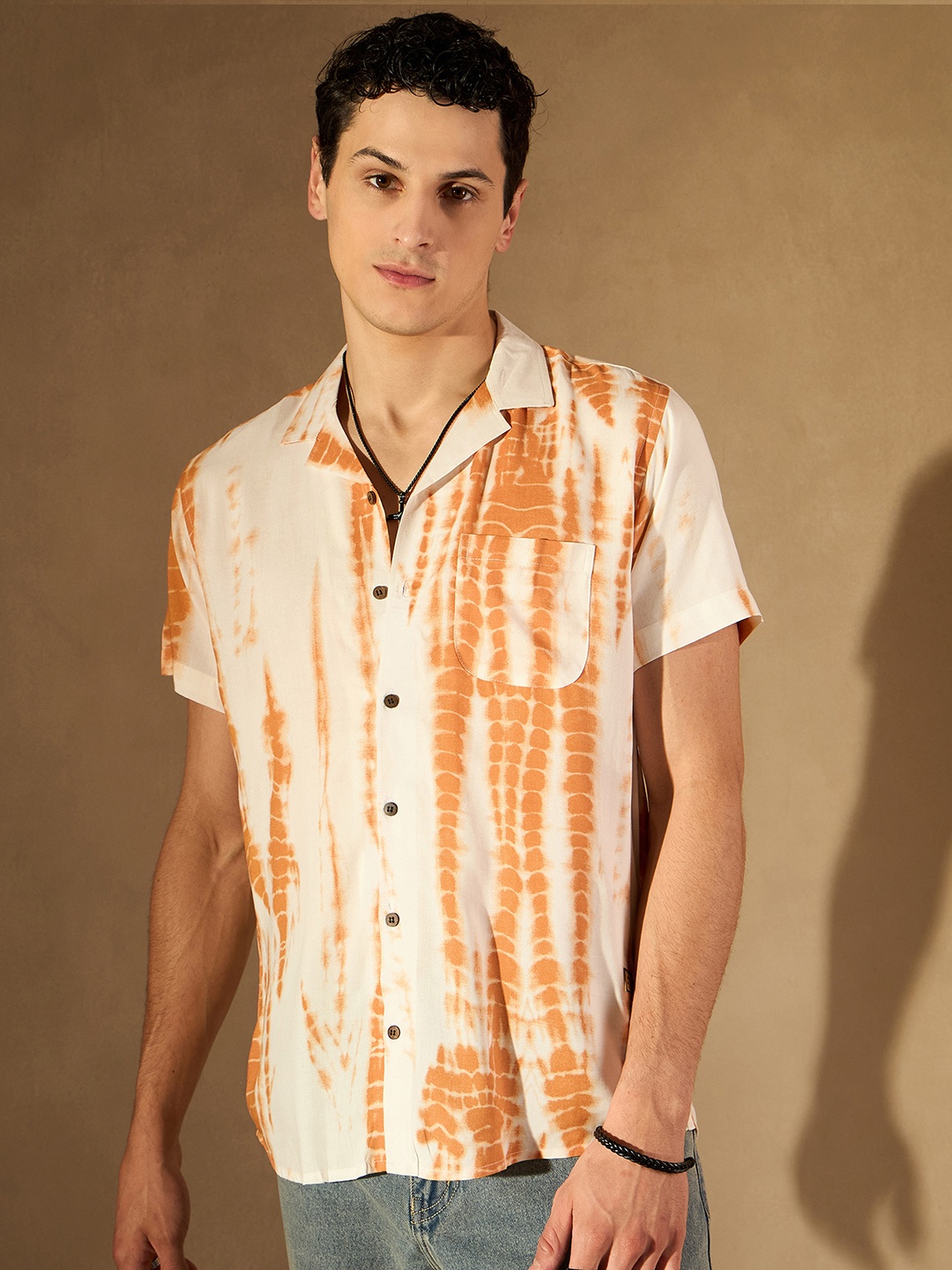 

DENNISON Men White Smart Printed Casual Shirt