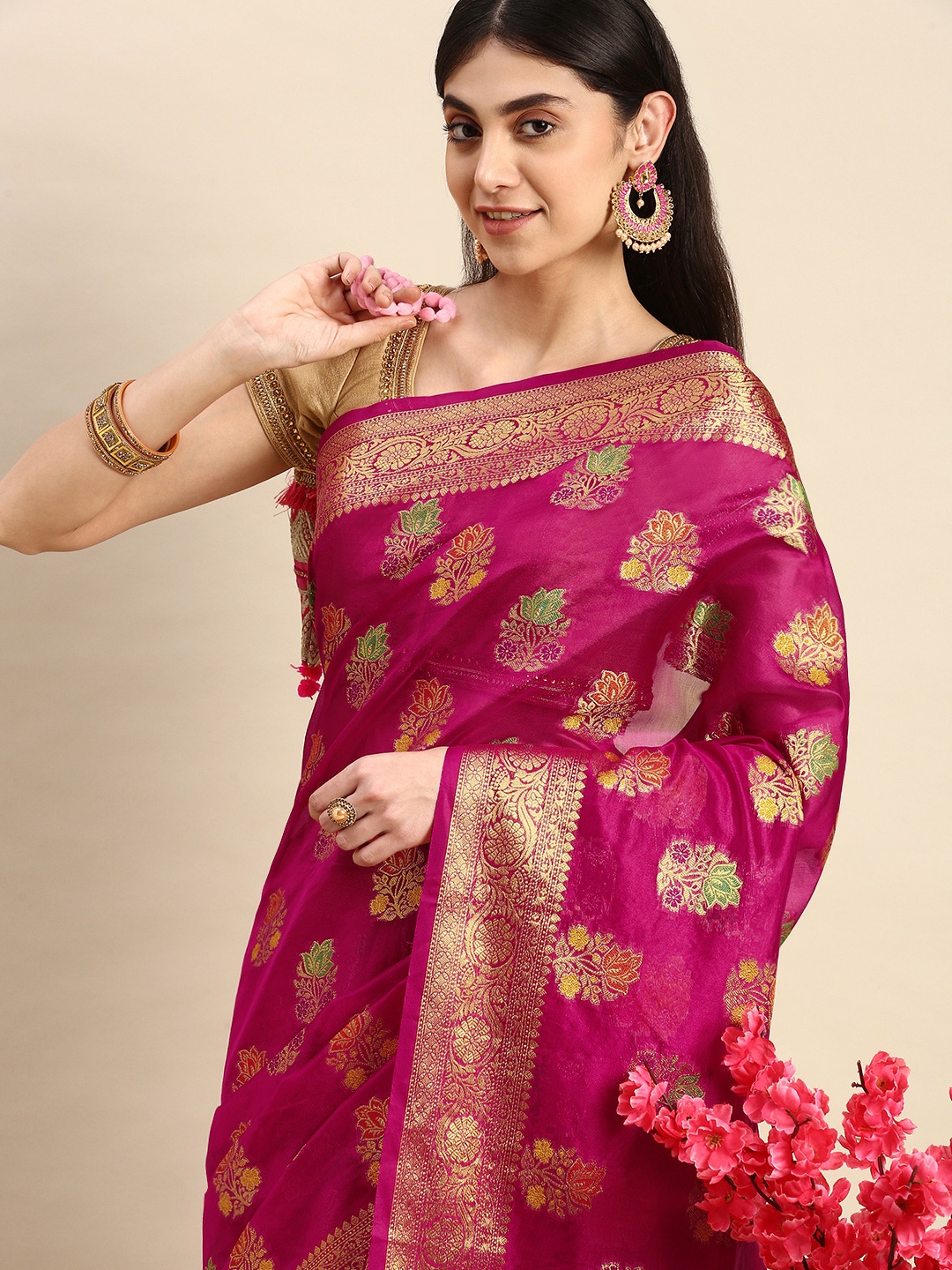 

Mitera Pink & Golden Floral Zari Organza Kanjeevaram Saree