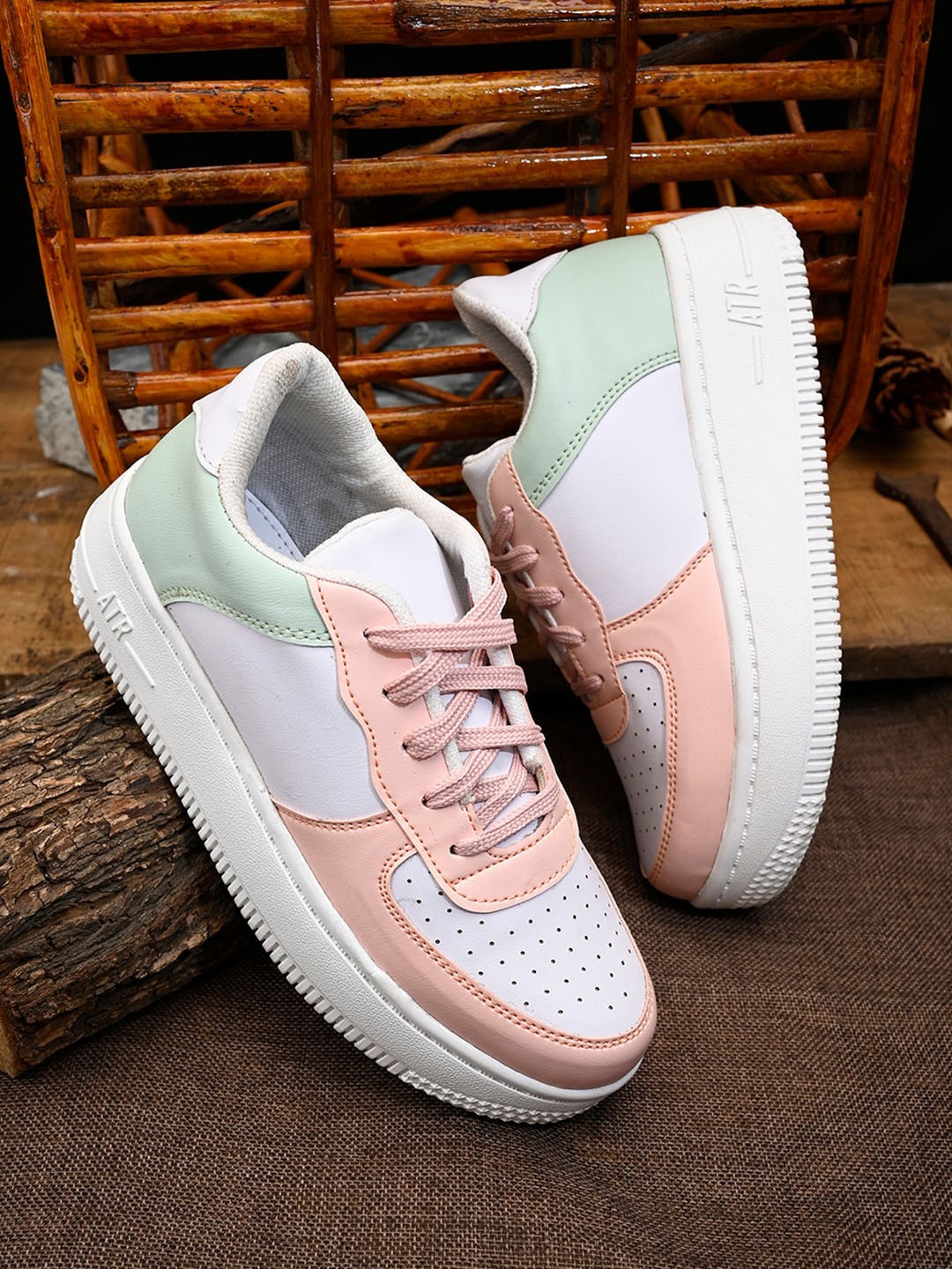 

Killer Women Pink & Green Colourblocked Sneakers