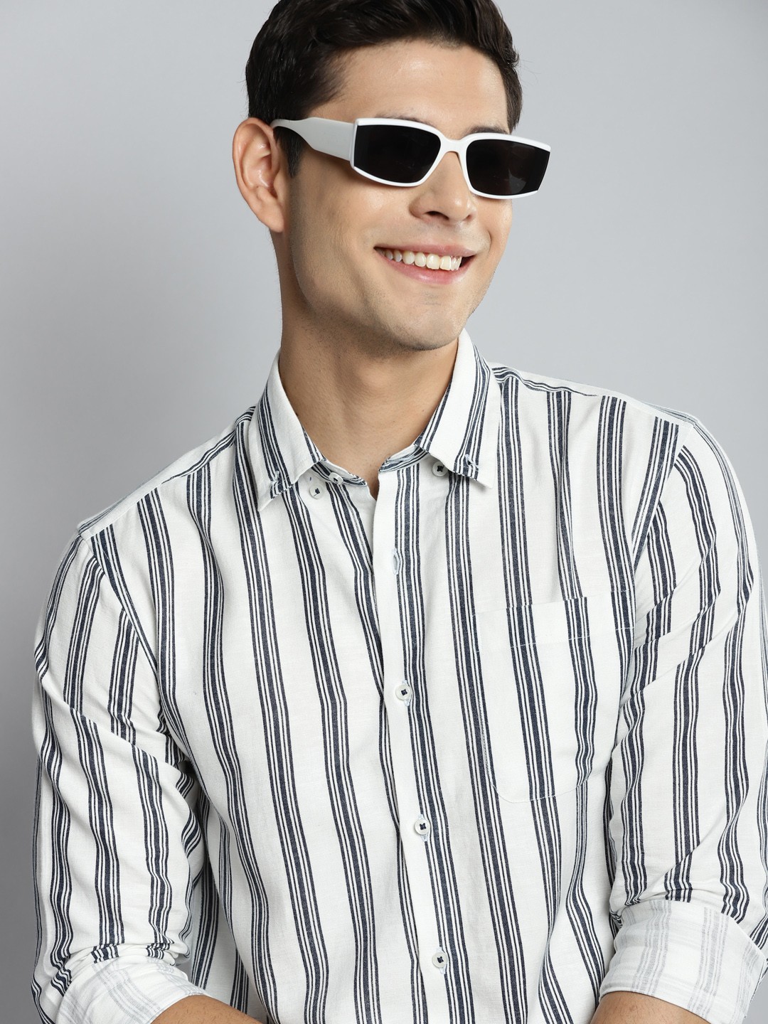 

DENNISON Men White Smart Slim Fit Striped Casual Shirt