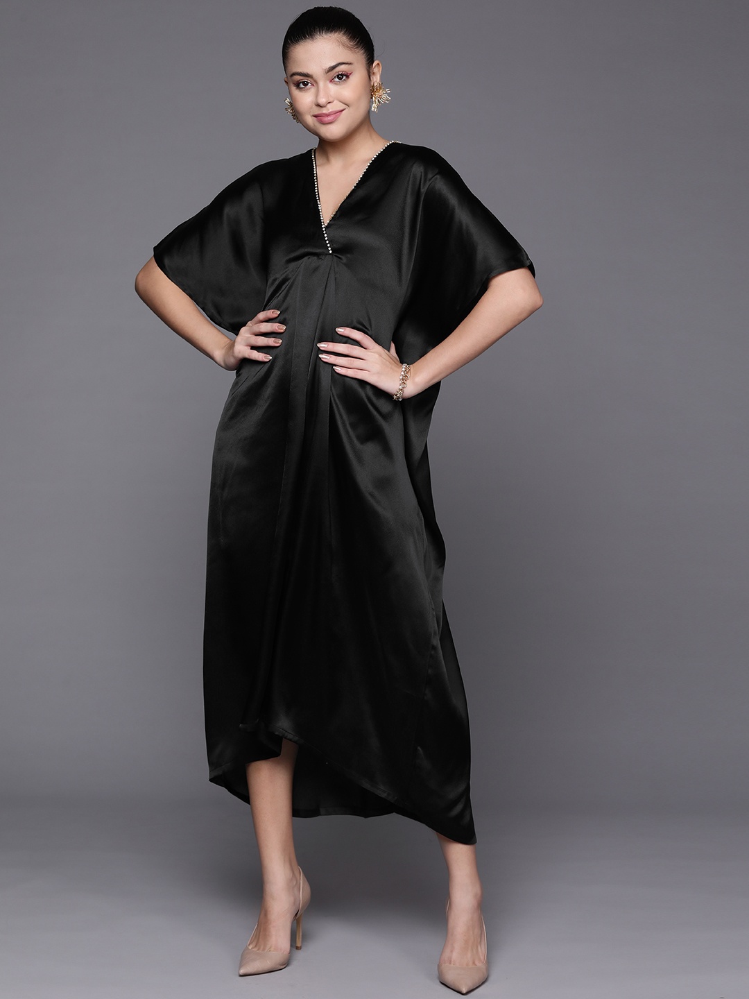

SASSAFRAS Women Black Solid Kaftan Midi Dress