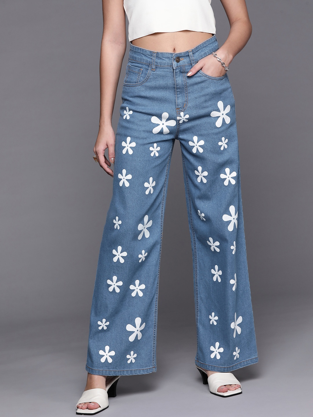 

SASSAFRAS Women Blue Straight Fit High-Rise Floral Print Stretchable Jeans