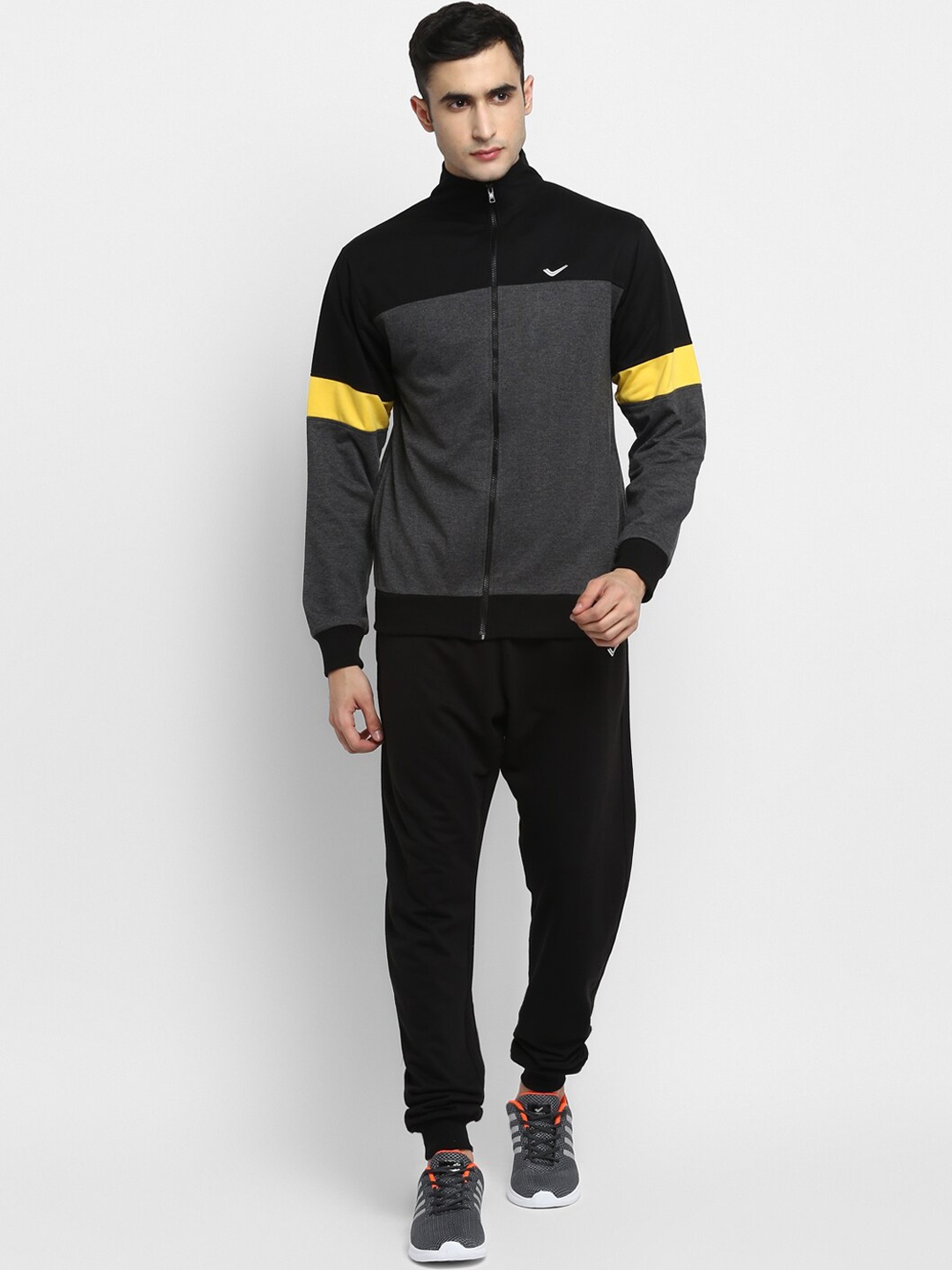 

Yuuki Men Melange Grey Colourblocked Tracksuits, Grey melange