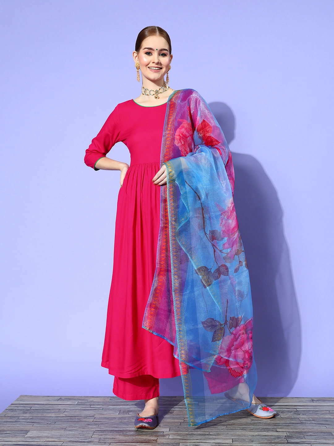 

InWeave Women Solid Viscose Rayon Volume Control Kurta Set, Fuchsia