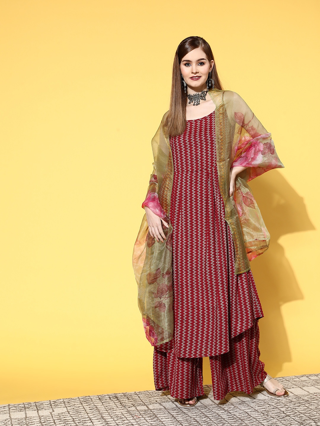 

InWeave Women Chevron Viscose Rayon Spaghetti Straps Kurta Set, Maroon