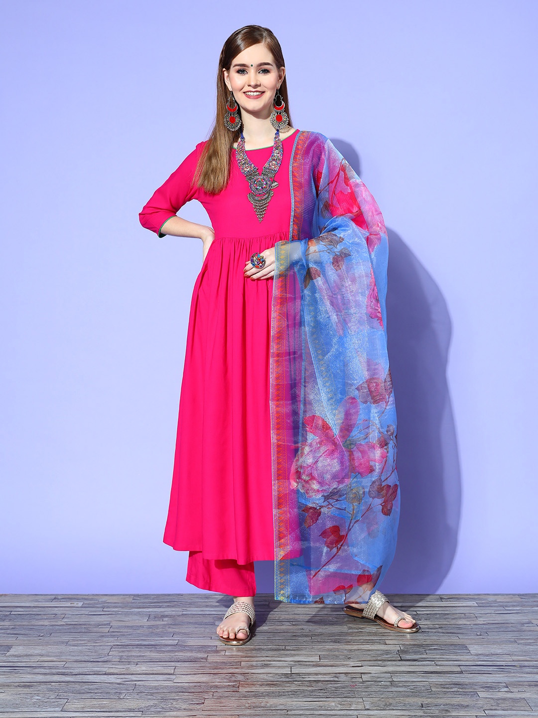 

InWeave Women Solid Viscose Rayon Volume Control Kurta Set, Fuchsia