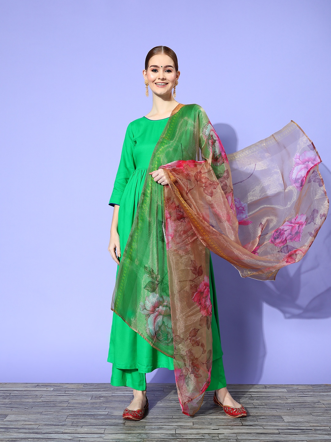 

InWeave Women Solid Viscose Rayon Volume Control Kurta Set, Green