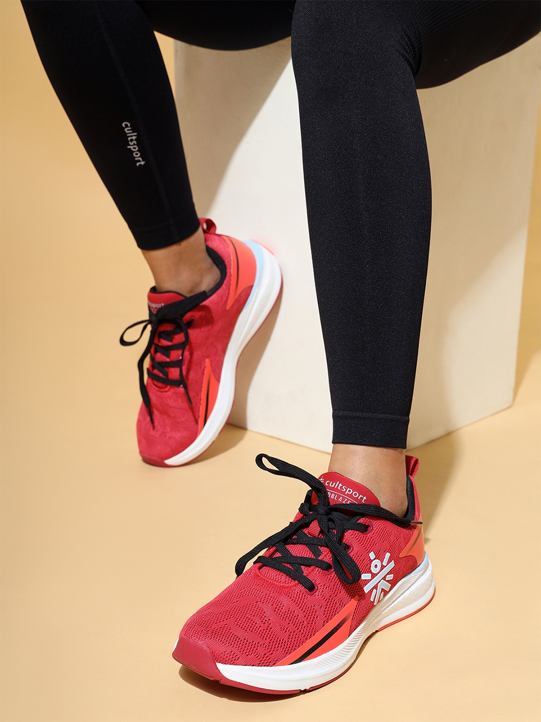 

CULT Women Red Mesh Windblazer Running Shoes