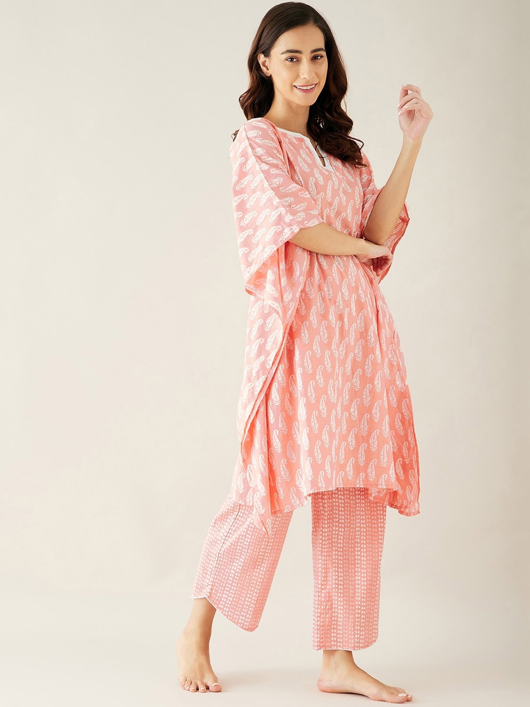 

The Kaftan Company Women Peach-Colored & White Printed Cotton Night Suit