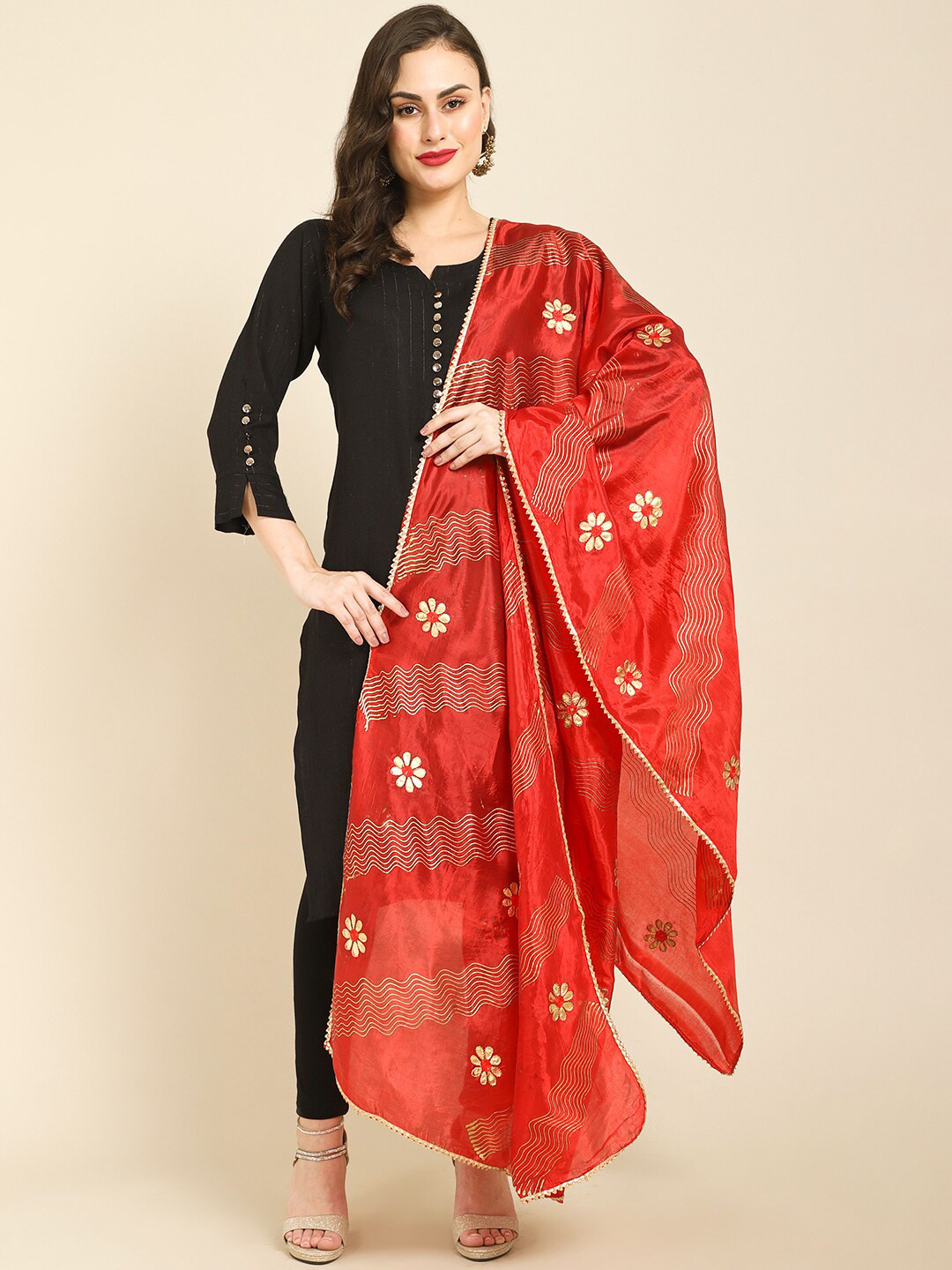 

Miaz Lifestyle Red & Gold-Toned Embroidered Block Print Dupatta