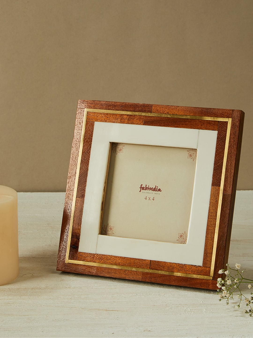 

Fabindia Brown & Gold-Toned Solid Wooden Photo Frames