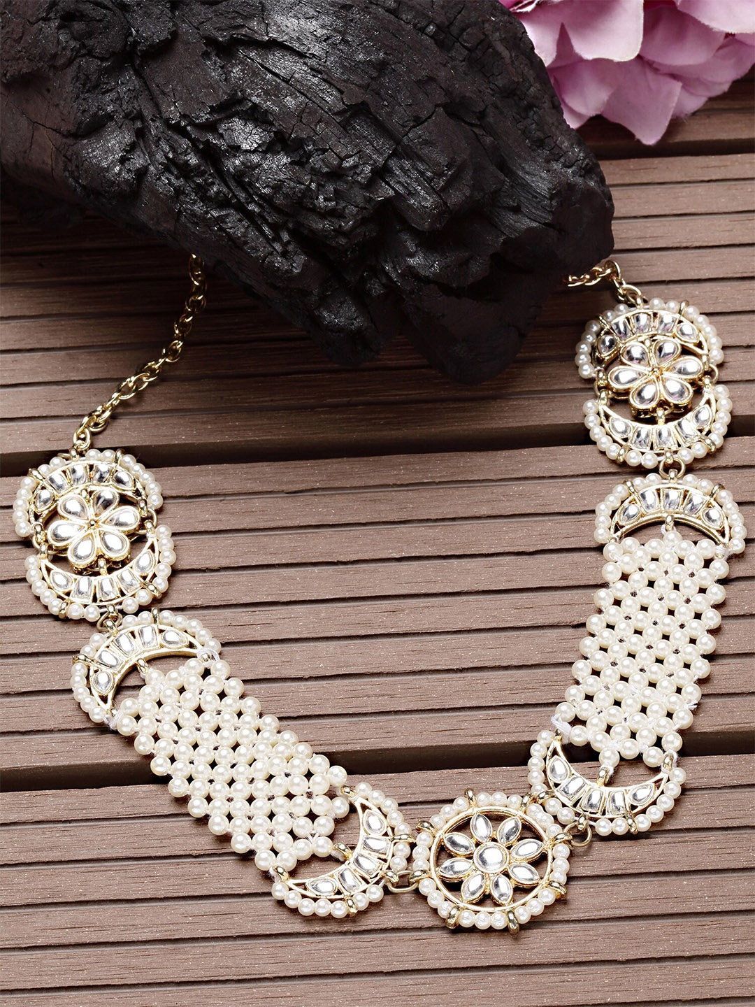 

KARATCART Women Gold Plated Floral Pearl Beaded Kundan Hairband, White