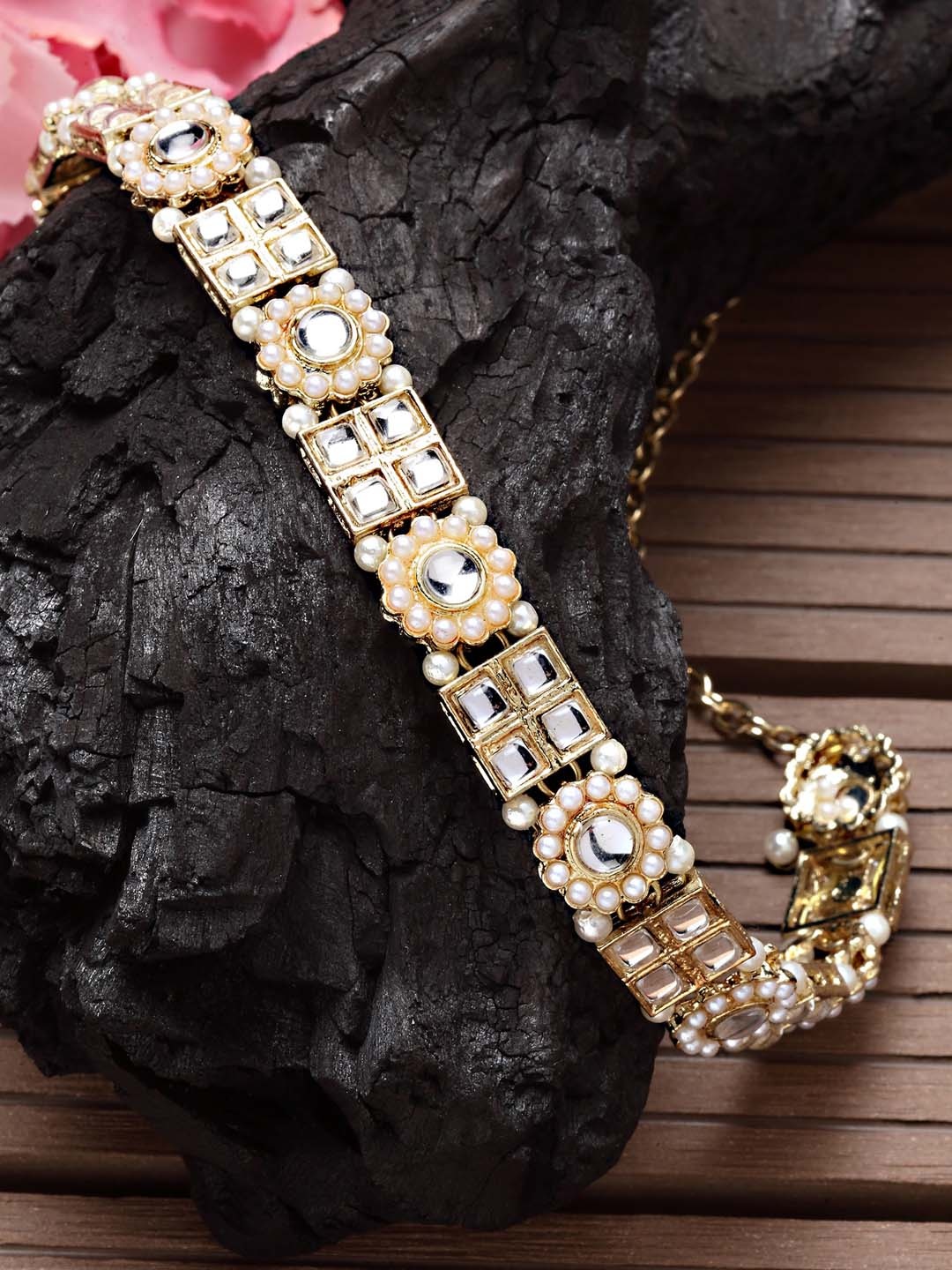 

KARATCART Gold-Plated White Kundan-Studded Pearl Beaded Kamarbandh