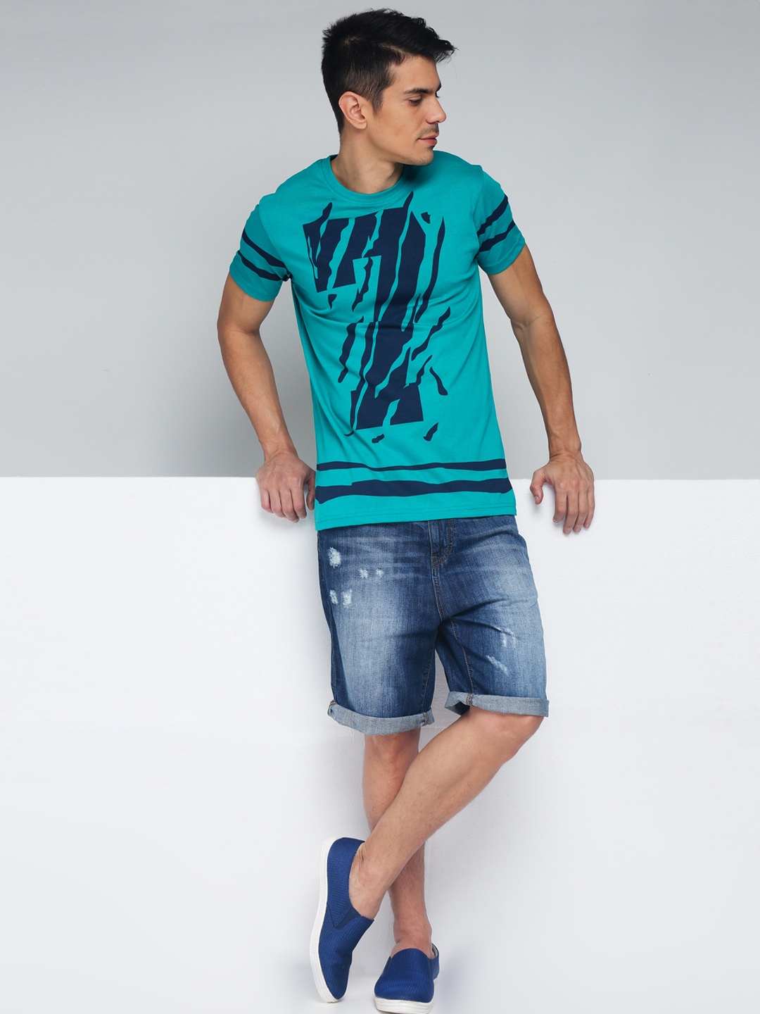 

Difference of Opinion Men Teal Green Printed Round Neck T-shirt