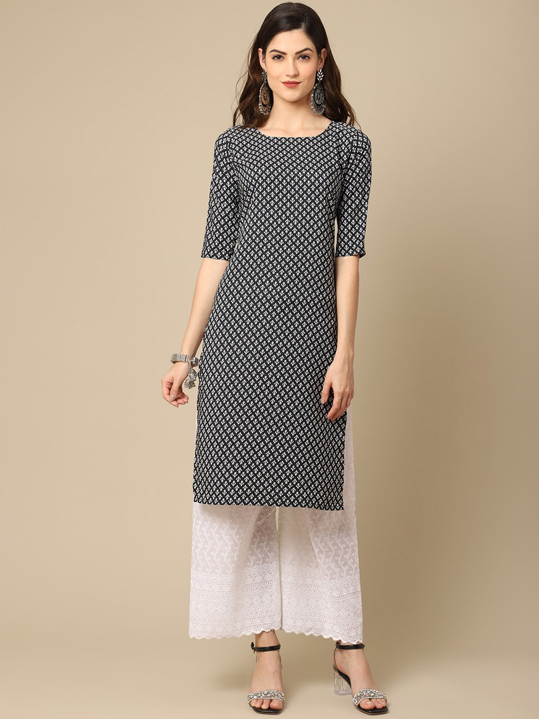 

7Threads Women Pack Of 2 Black & White Geometric Printed Block Print Crepe Kurtas