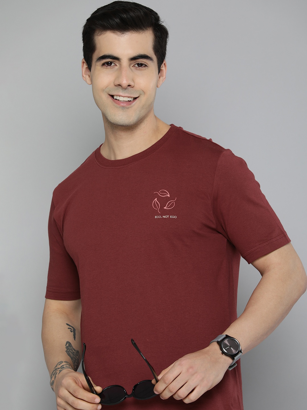 

HERE&NOW Men Burgundy Pure Cotton T-shirt