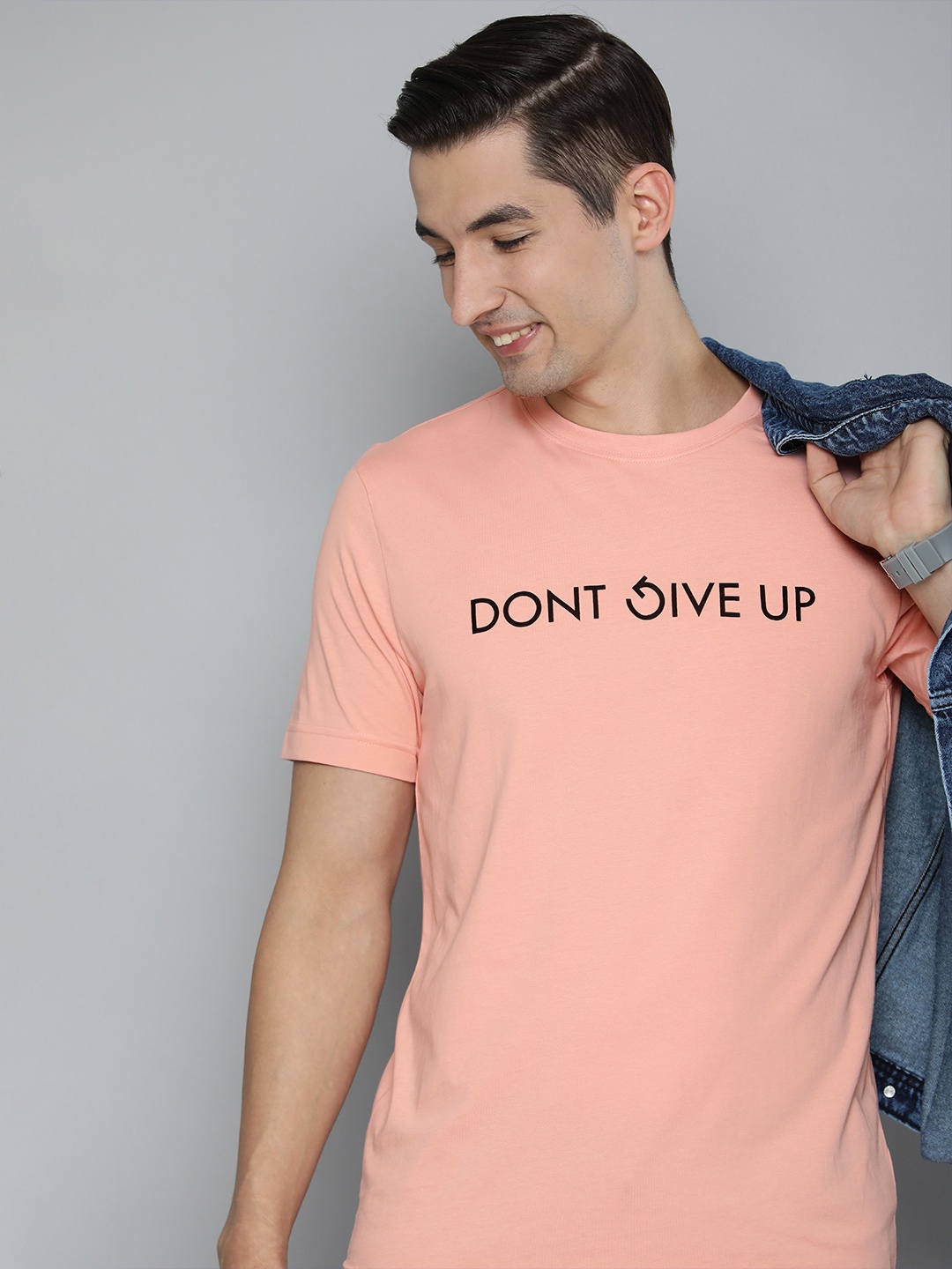 

HERE&NOW Men Peach-Coloured & Black Typography Printed Pure Cotton T-shirt