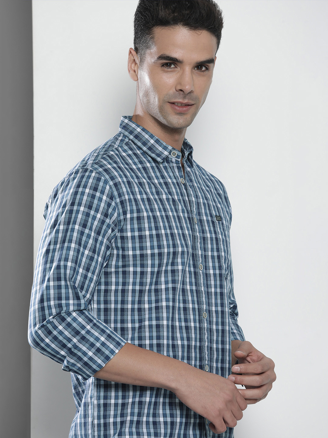 

The Indian Garage Co Men Navy Blue Slim Fit Grid Tattersall Checked Casual Shirt