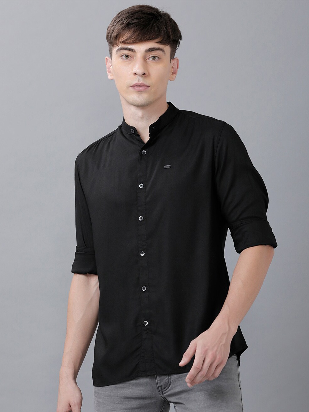 

IDENTITI Men Black Comfort Slim Fit Casual Shirt