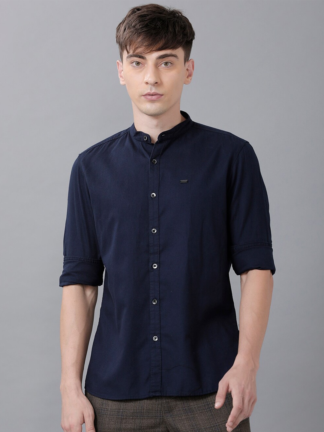 

IDENTITI Men Navy Blue Comfort Slim Fit Casual Shirt